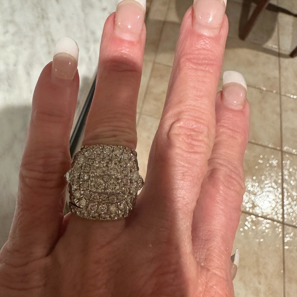 Diamond wedding ring